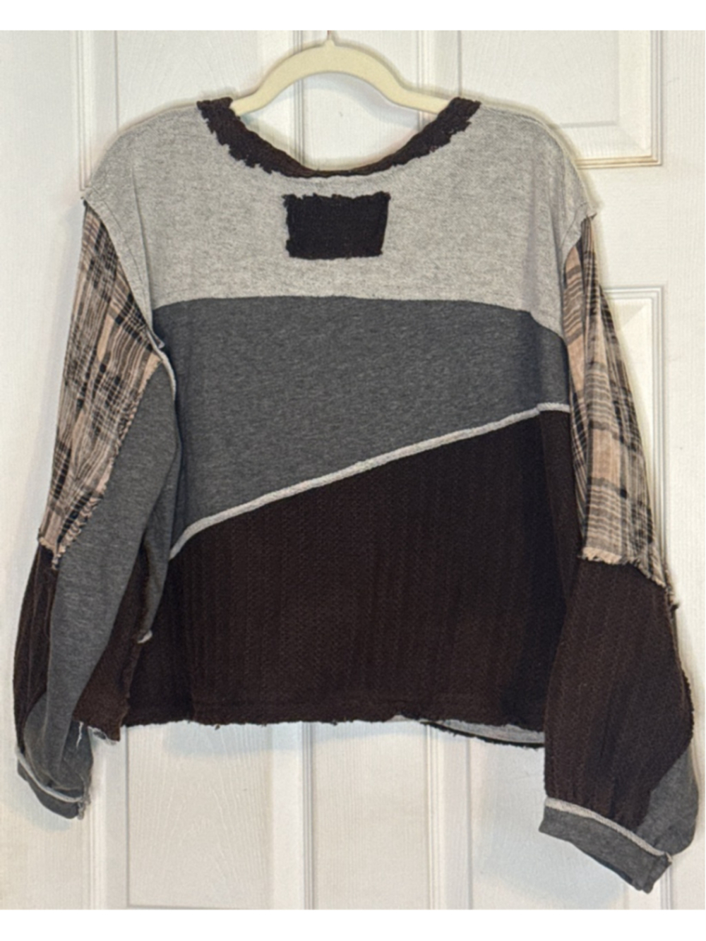 POL Patchwork Peace Sign Sweatshirt S Brown Gray - Picture 2 of 3